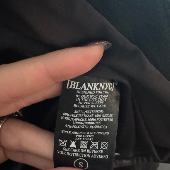 Blank NYC black faux leather moto bomber cropped hooded jacket zipper detail - Picture 6 of 12